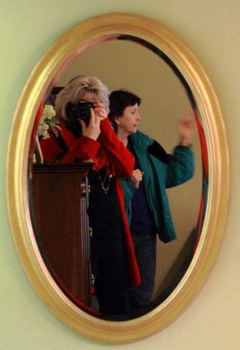 Caught Cyndi doing what she does best.....Show a Home.